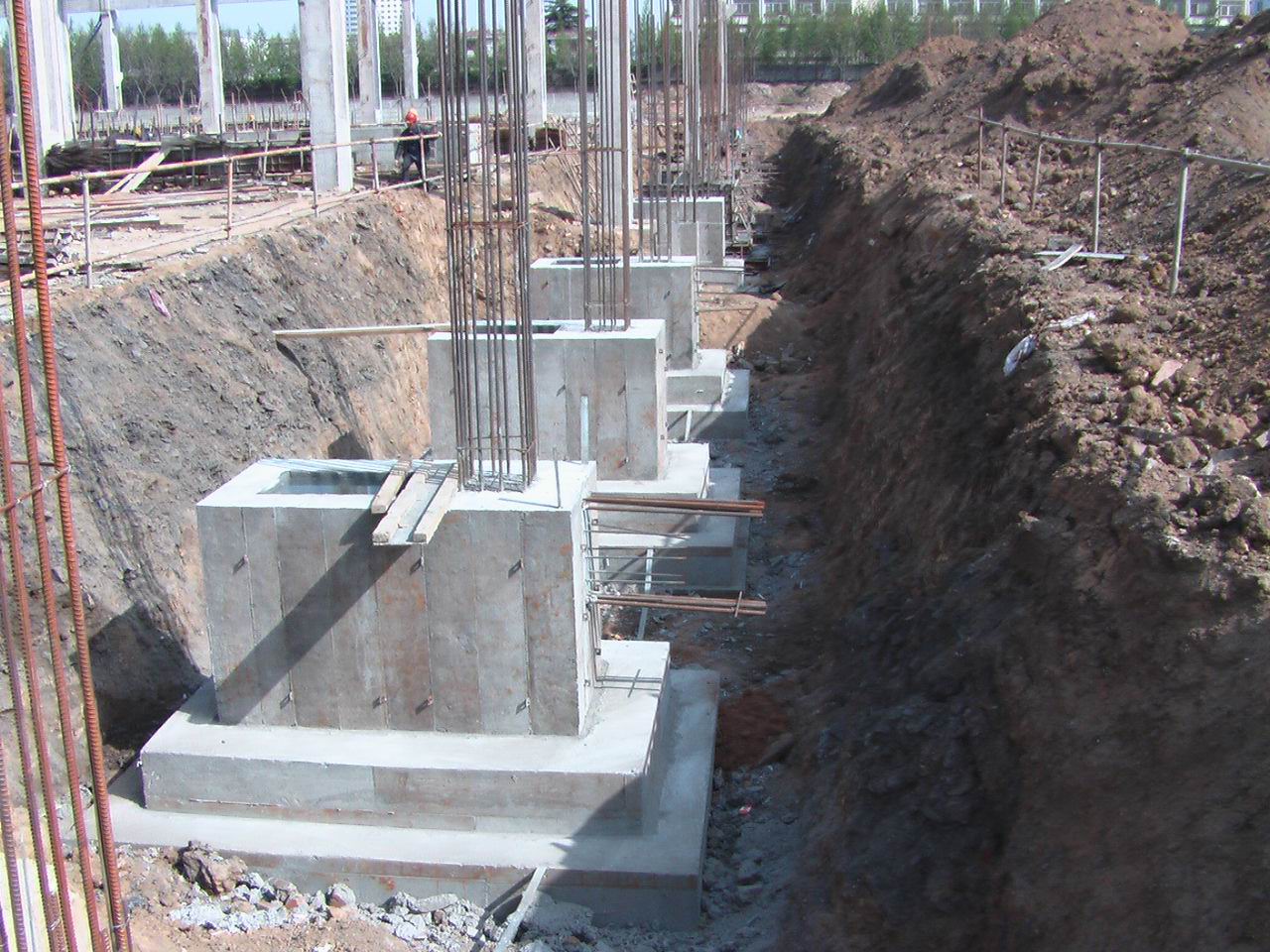 胜利建筑安装工程公司北段围墙独立基础模板安装施工技术分析
